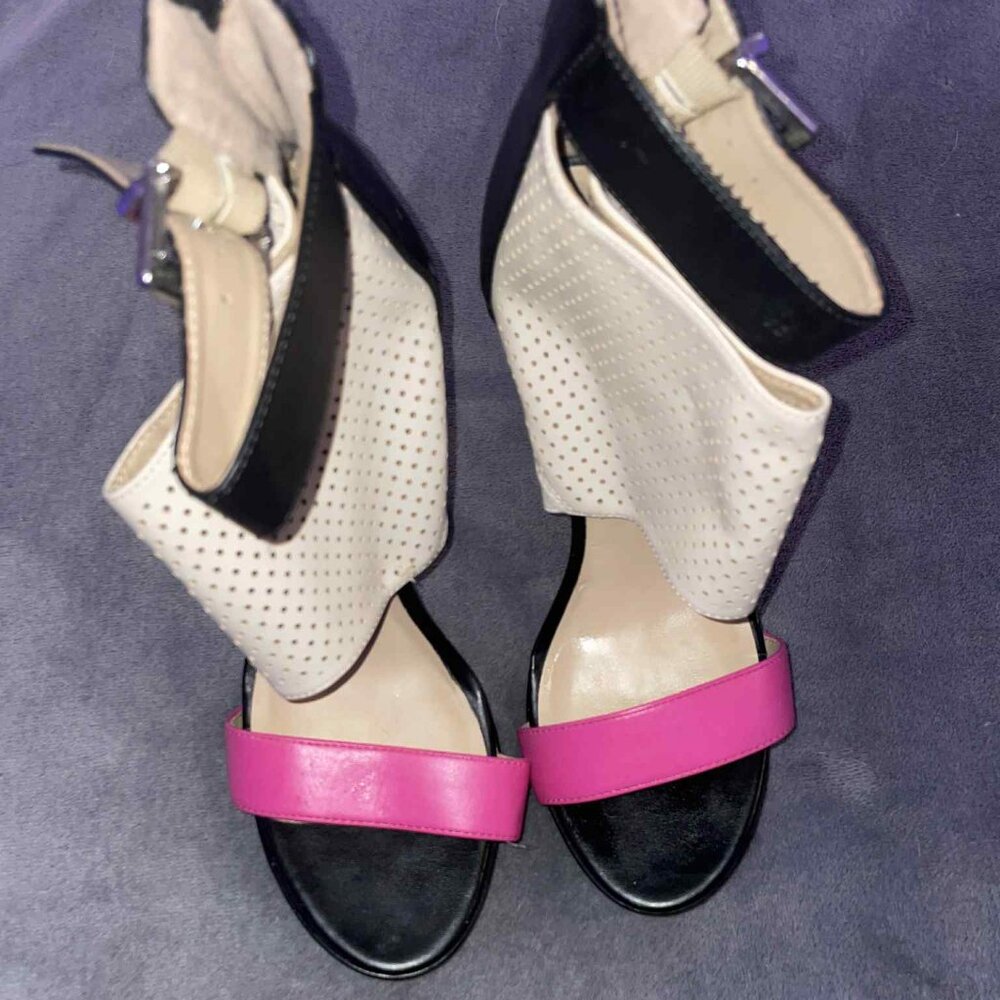 Juicy Couture Statement Heels – Size 7 1/2